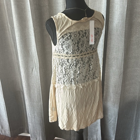 Cream POL Lace Dress - Picture 2 of 6